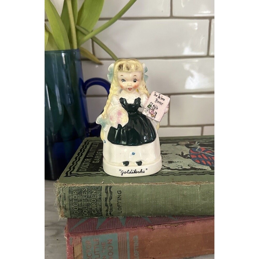 Vintage A-1943 Napco Goldilocks & The Three Bears Storybook Figurine 4.75" tall